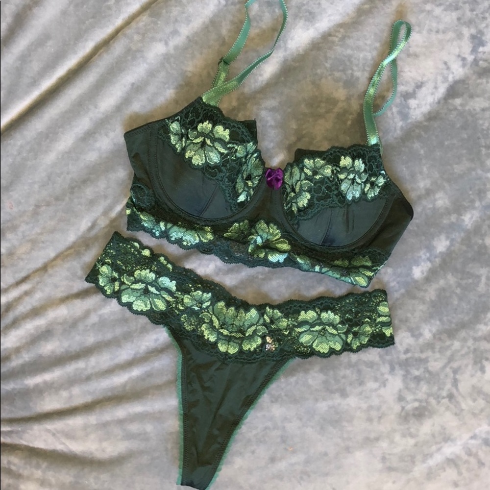 Adore Me lingerie set 💕